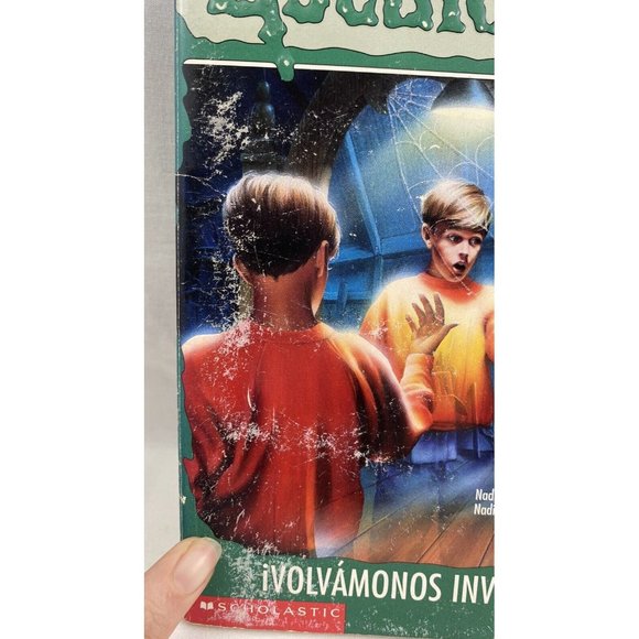 Escalofríos ¡Volvámonos Invisibles! Goosebumps Spanish First Edition Paperback - Picture 2 of 12
